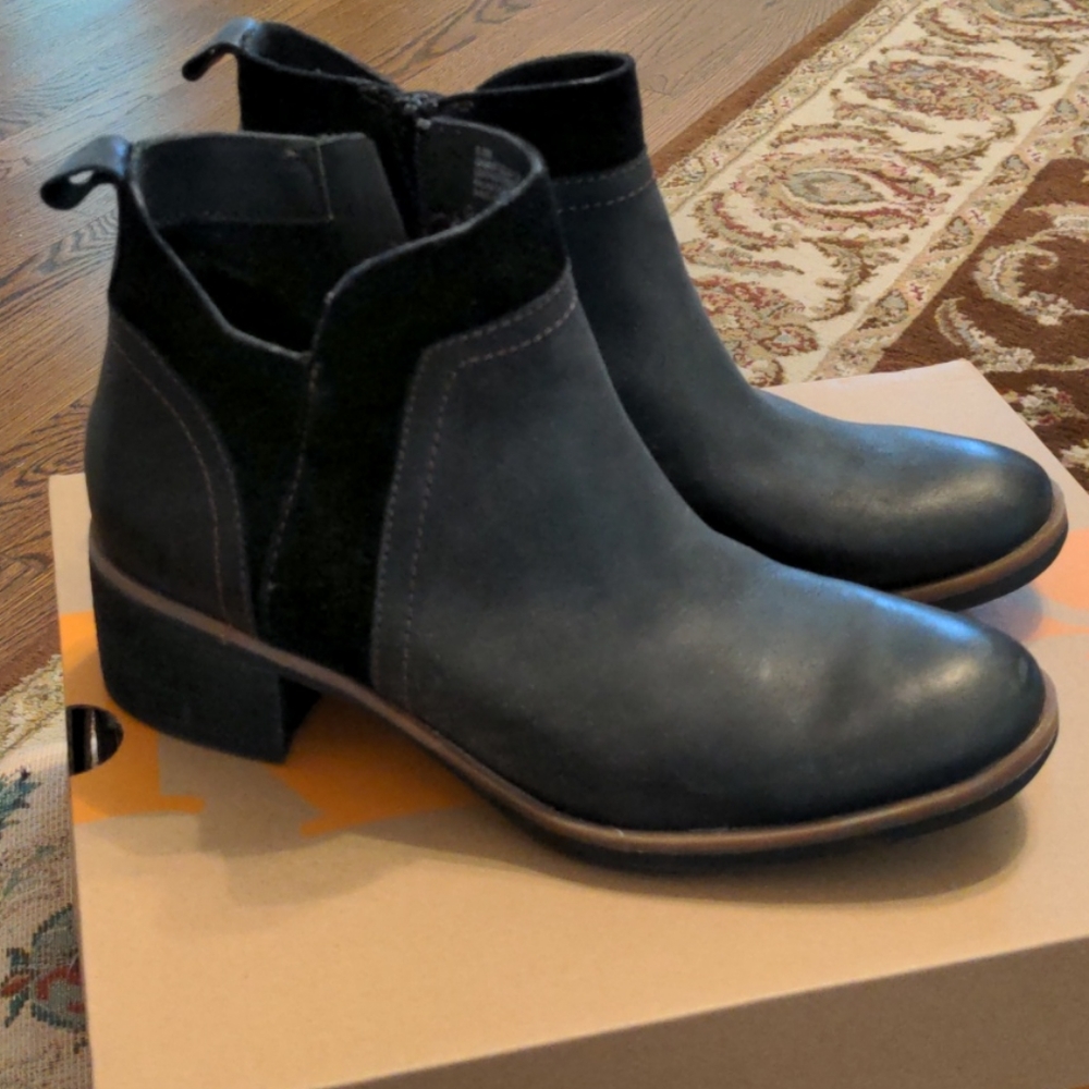 Korks booties
